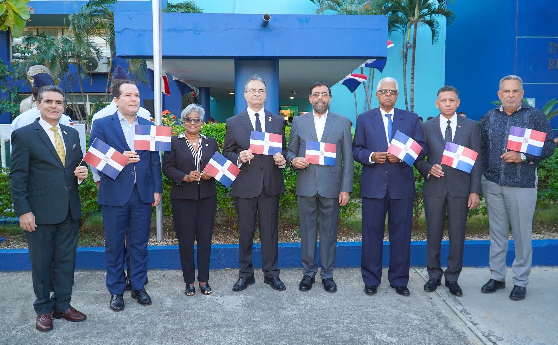 Tribunal Superior Electoral y el INDRHI realizan acto de izamiento en honor a la bandera