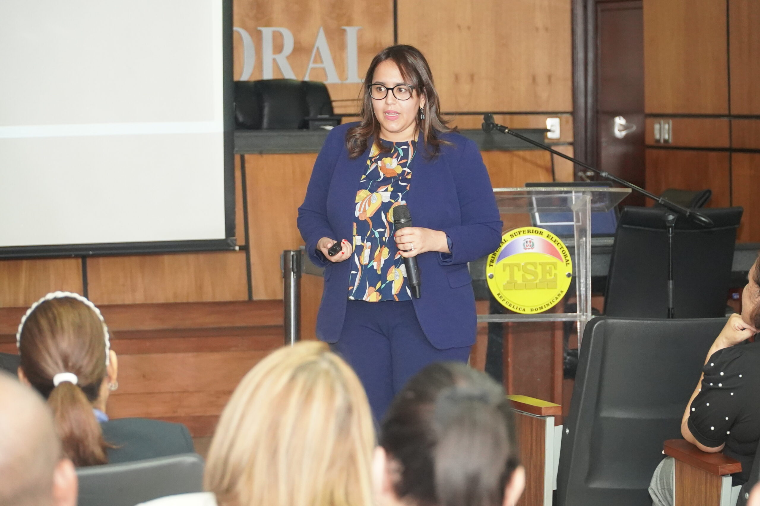 Tribunal Superior Electoral imparte charla sobre desafíos de Igualdad de Género
