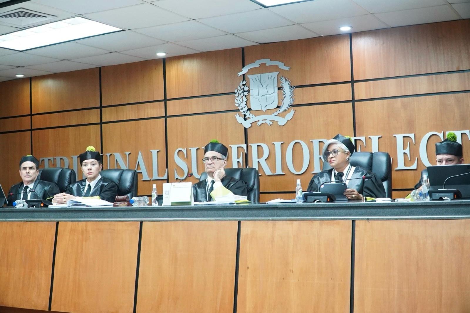Tribunal Superior Electoral dispone archivo provisional de 18 expedientes solicitudes de cambios, supresión y/o añadidura de nombres