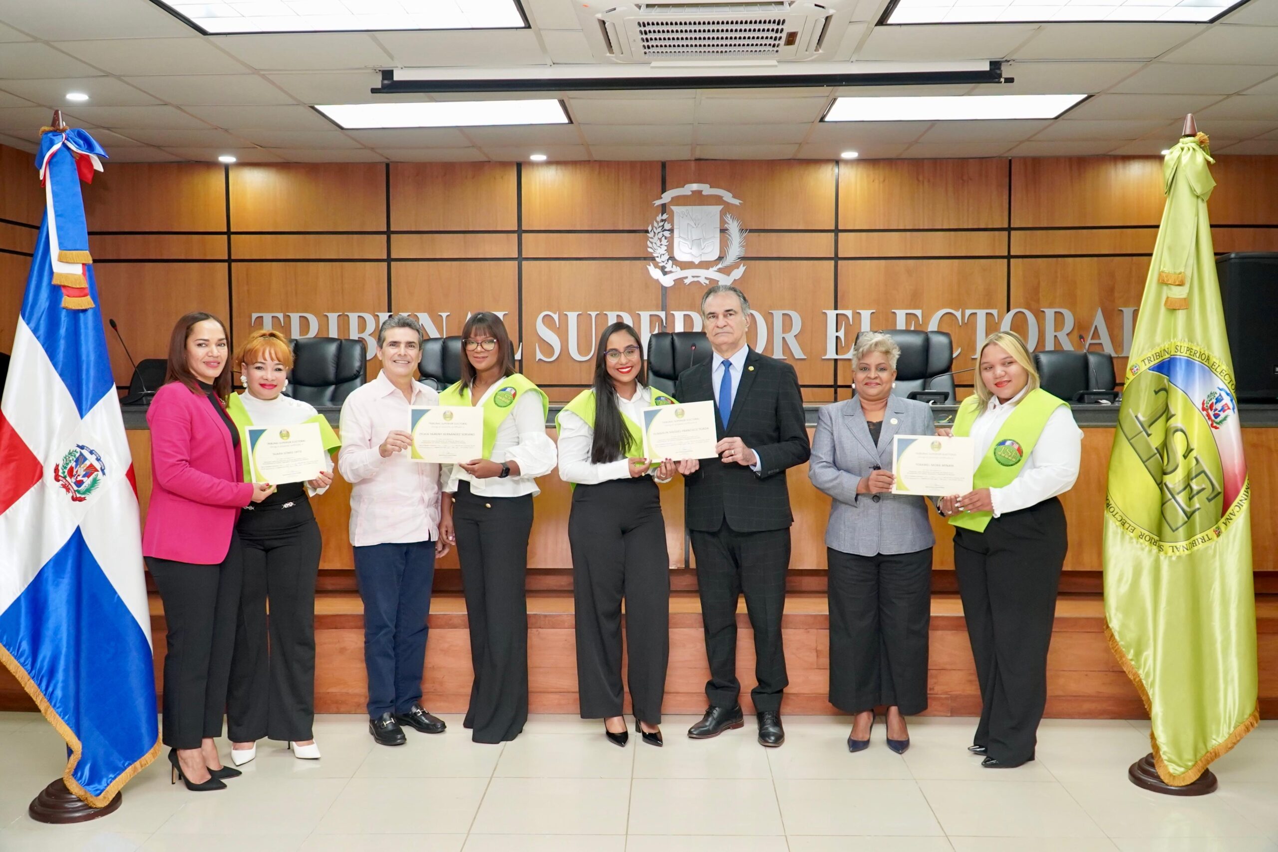 Graduacion Diplomado de “Rectificación de Actas del Estado Civil y Procedimientos de Cambio, Supresión y Añadidura de Nombre”